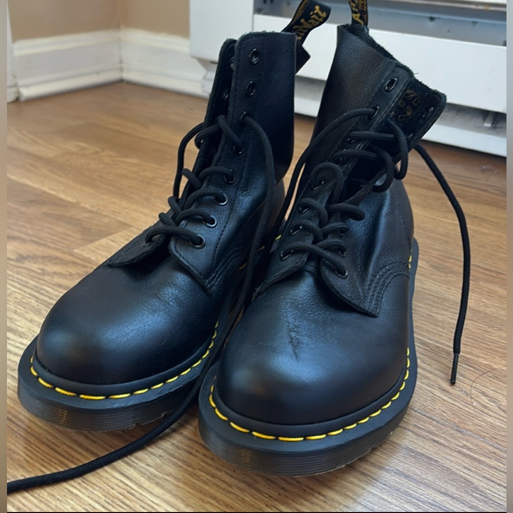 Classic Black Dr. Martens Boots with Yellow Stitching - Size 9